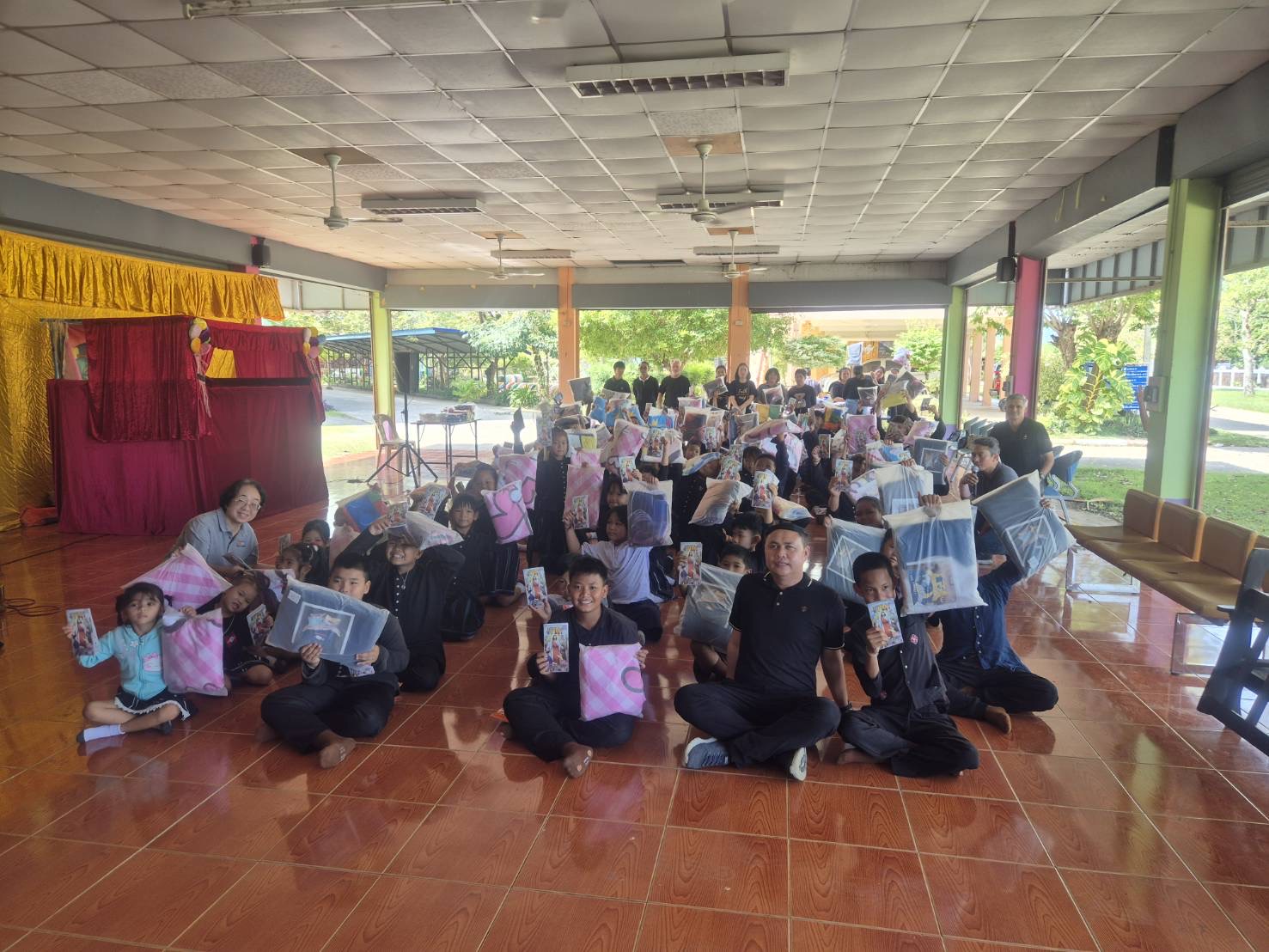 australian bed linen company donates to thailand children