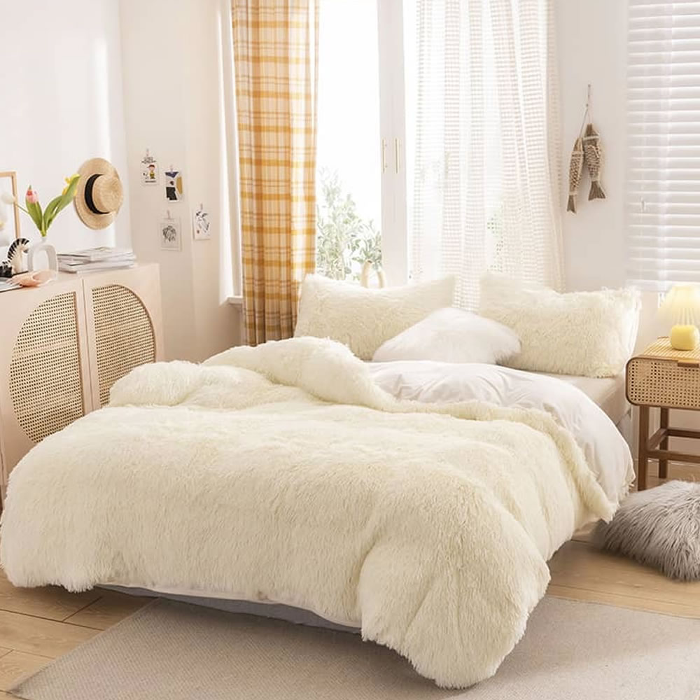 Luxury Plush Shaggy Bedding Set: image 4