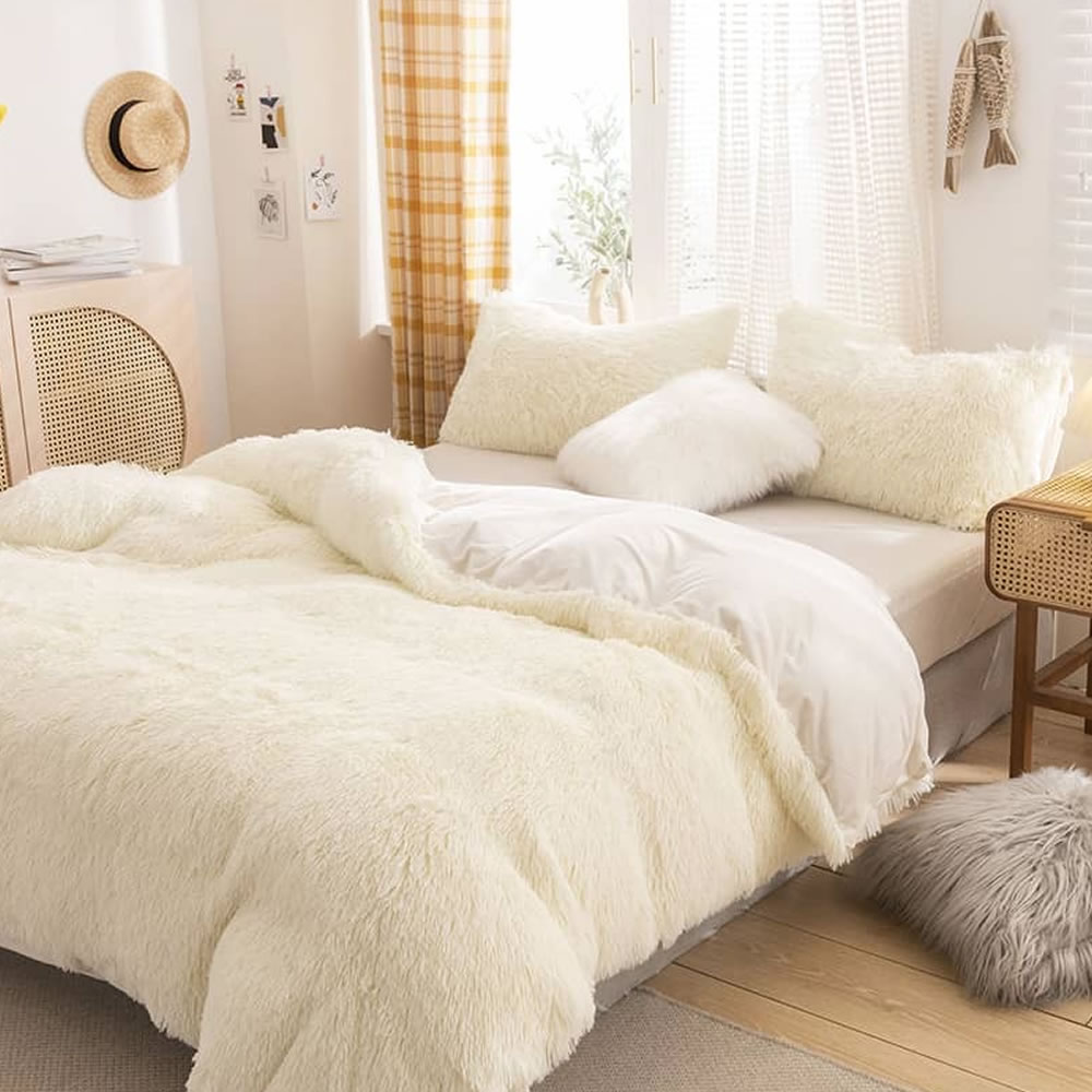 Luxury Plush Shaggy Bedding Set: image 1