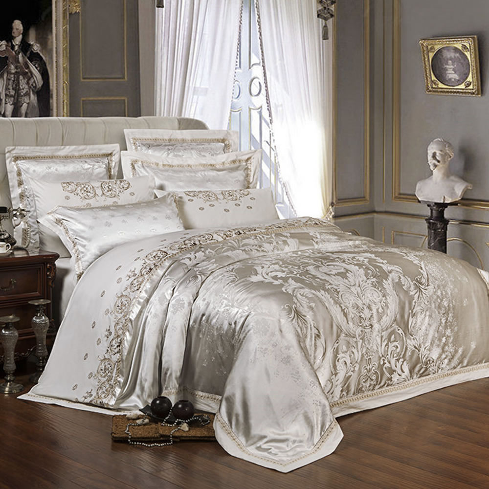 Luxury Bedding Set: image 1
